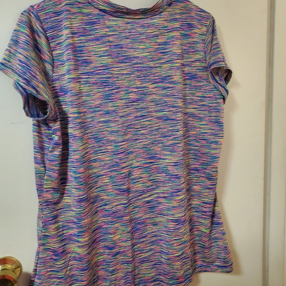 Rainbow work out top - Picture 3 of 3